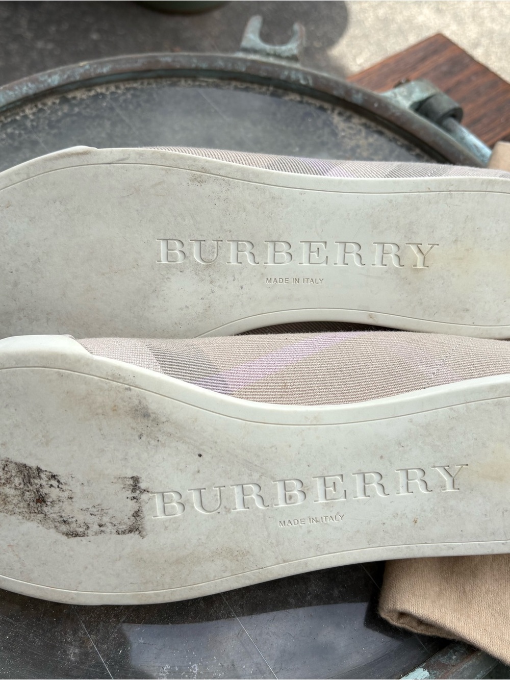 Brand New W/M Burberry Beige and Taupe Nova Check Lace-Up Sneakers - Picture 3 of 3